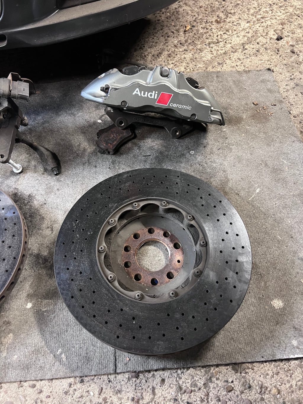 Keramik / Ceramic Bremsanlage für Audi S8 D3 5.2 FSI V10
