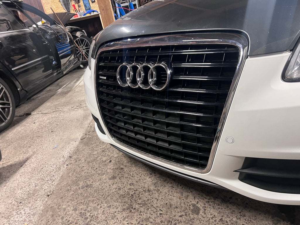 Kühlergrill für Audi A6 4F Facelift – US-Ausführung / Schwarz Hochglanz / Chrom