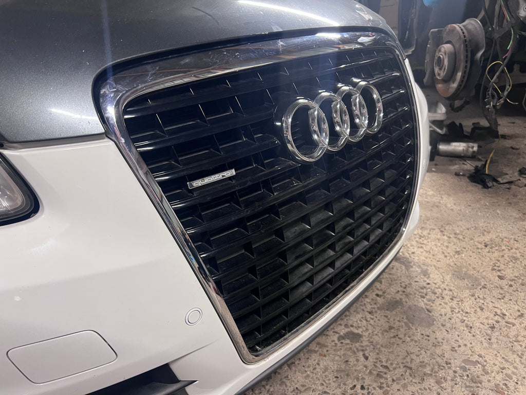 Kühlergrill für Audi A6 4F Facelift – US-Ausführung / Schwarz Hochglanz / Chrom