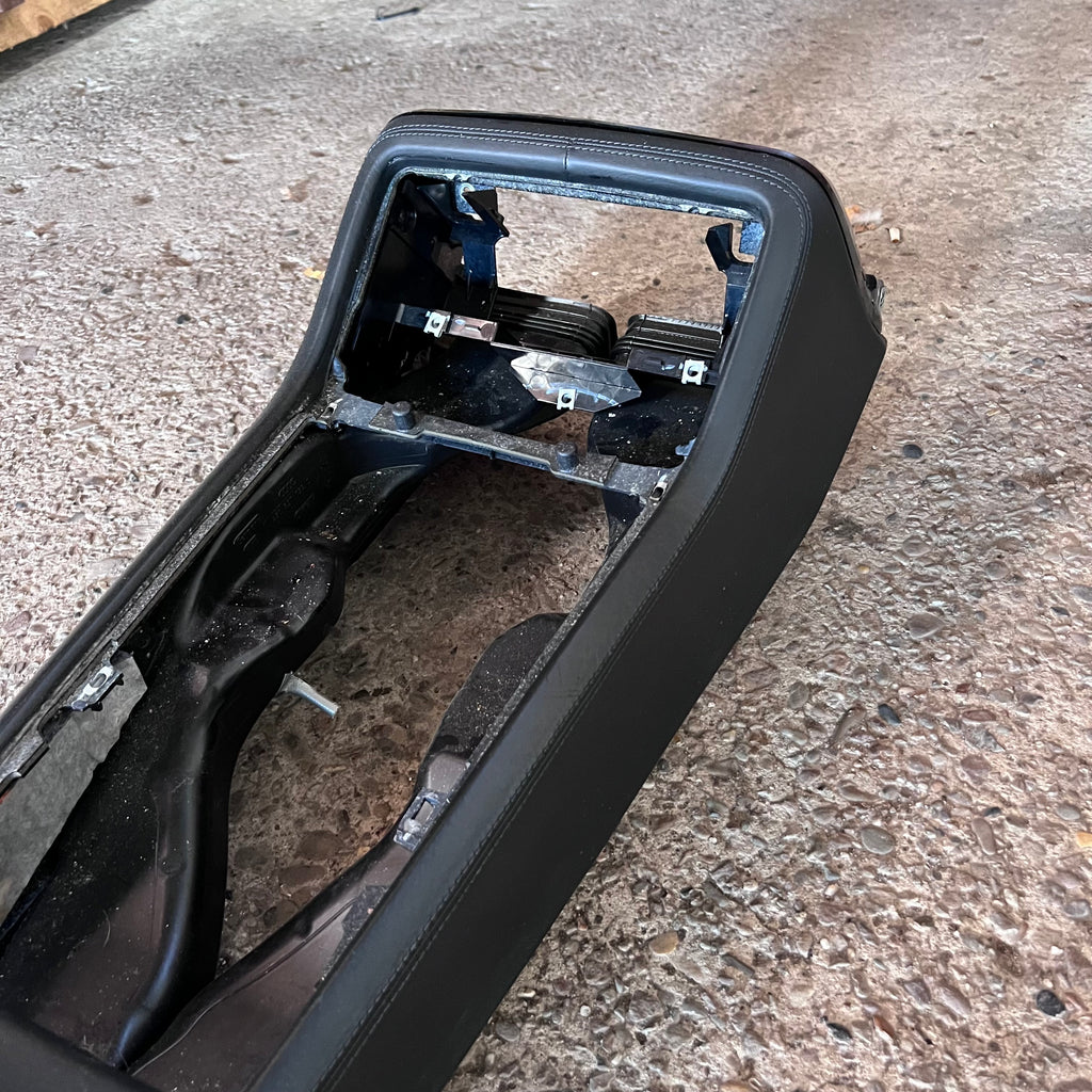 Mittelkonsole in Leder für Audi A8 / S8 D3 – Soul Schwarz
