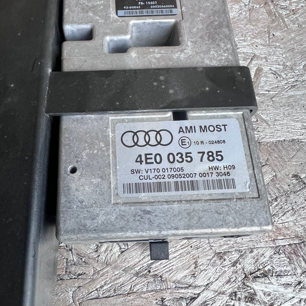 AMI MOST für Audi A8 / S8 D3 – AUX-Anbindung