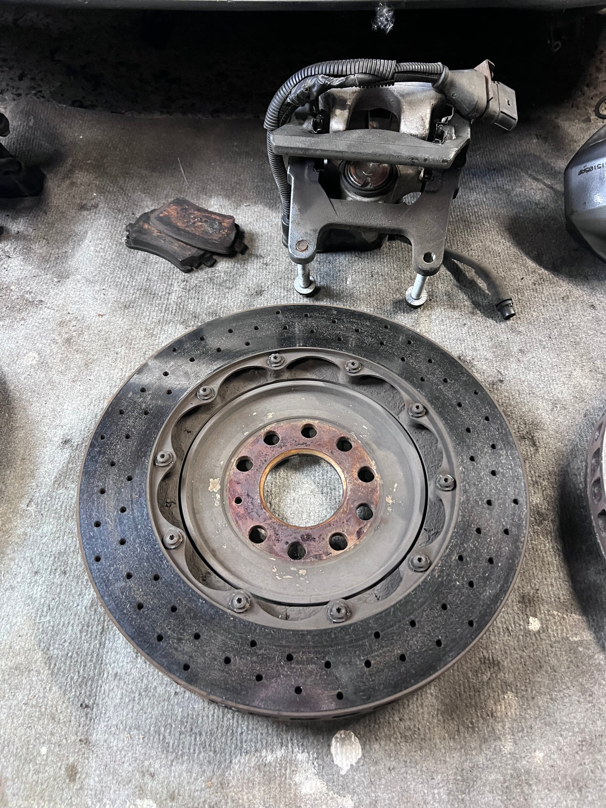 Keramik / Ceramic Bremsanlage für Audi S8 D3 5.2 FSI V10