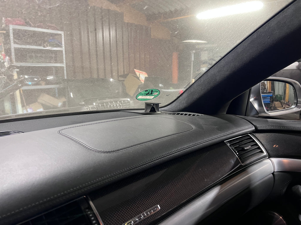 Audi S8 D3 4E Leder III Armaturenbrett mit B&O