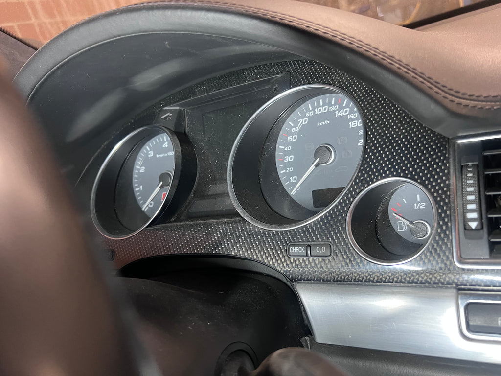 Audi S8 D3 Tacho ACC