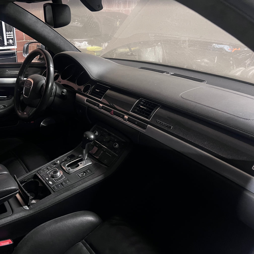 Audi S8 D3 4E Leder III Armaturenbrett mit B&O