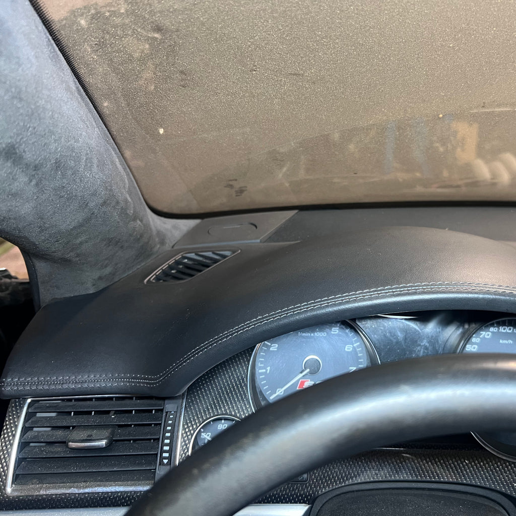 Audi S8 D3 4E Leder III Armaturenbrett mit B&O