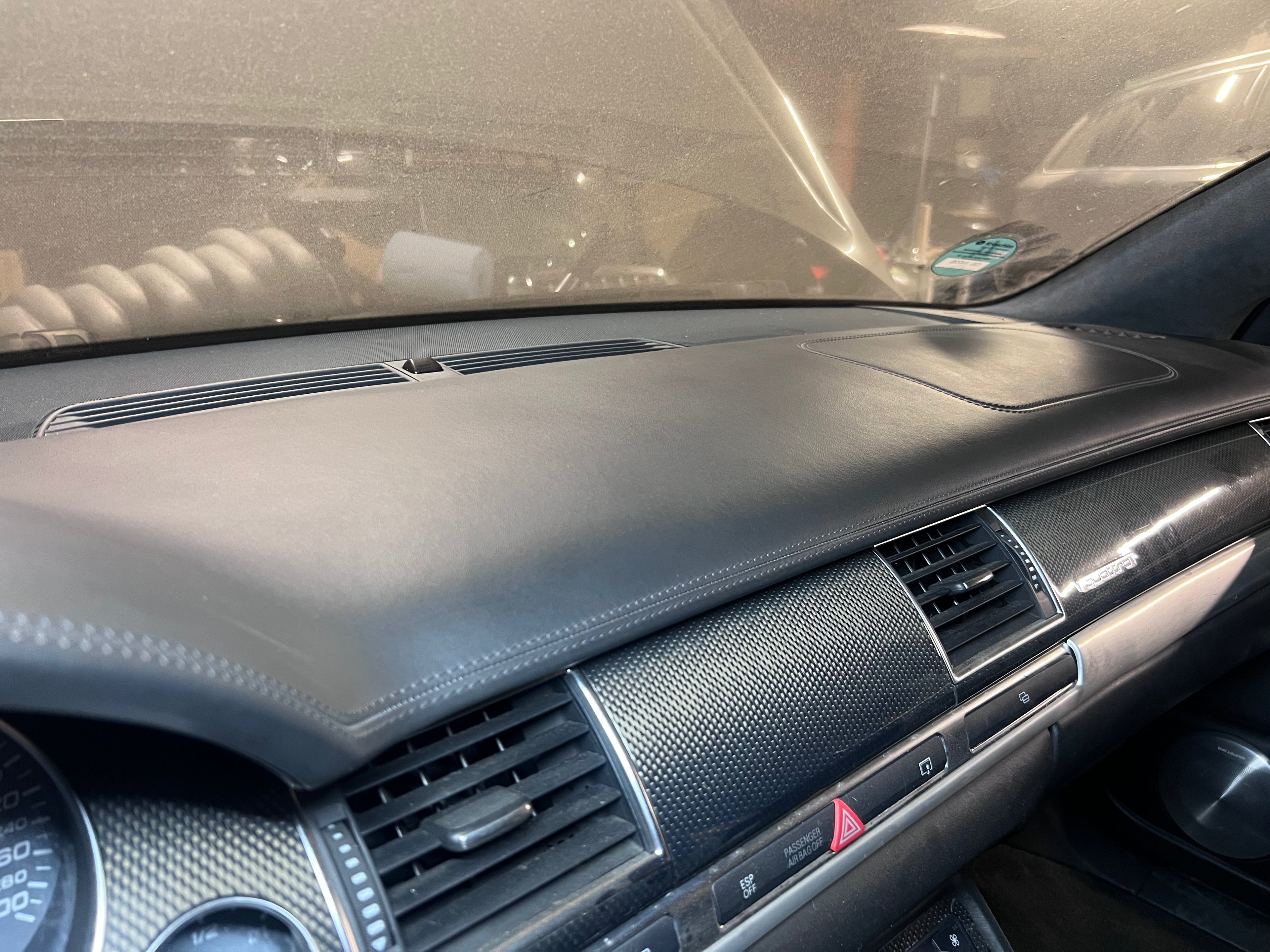 Audi S8 D3 4E Leder III Armaturenbrett mit B&O