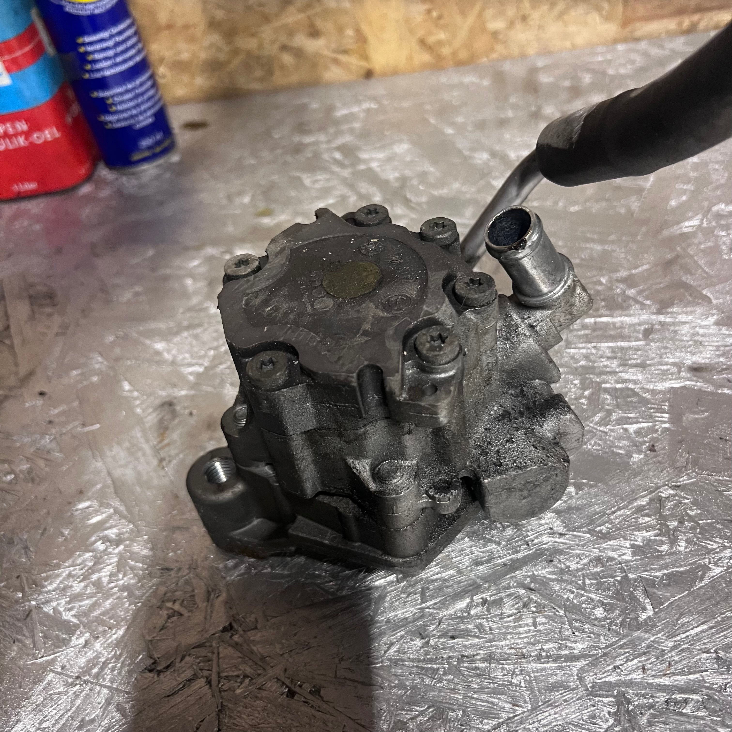 Audi S6 4F / S8 D3 Servopumpe