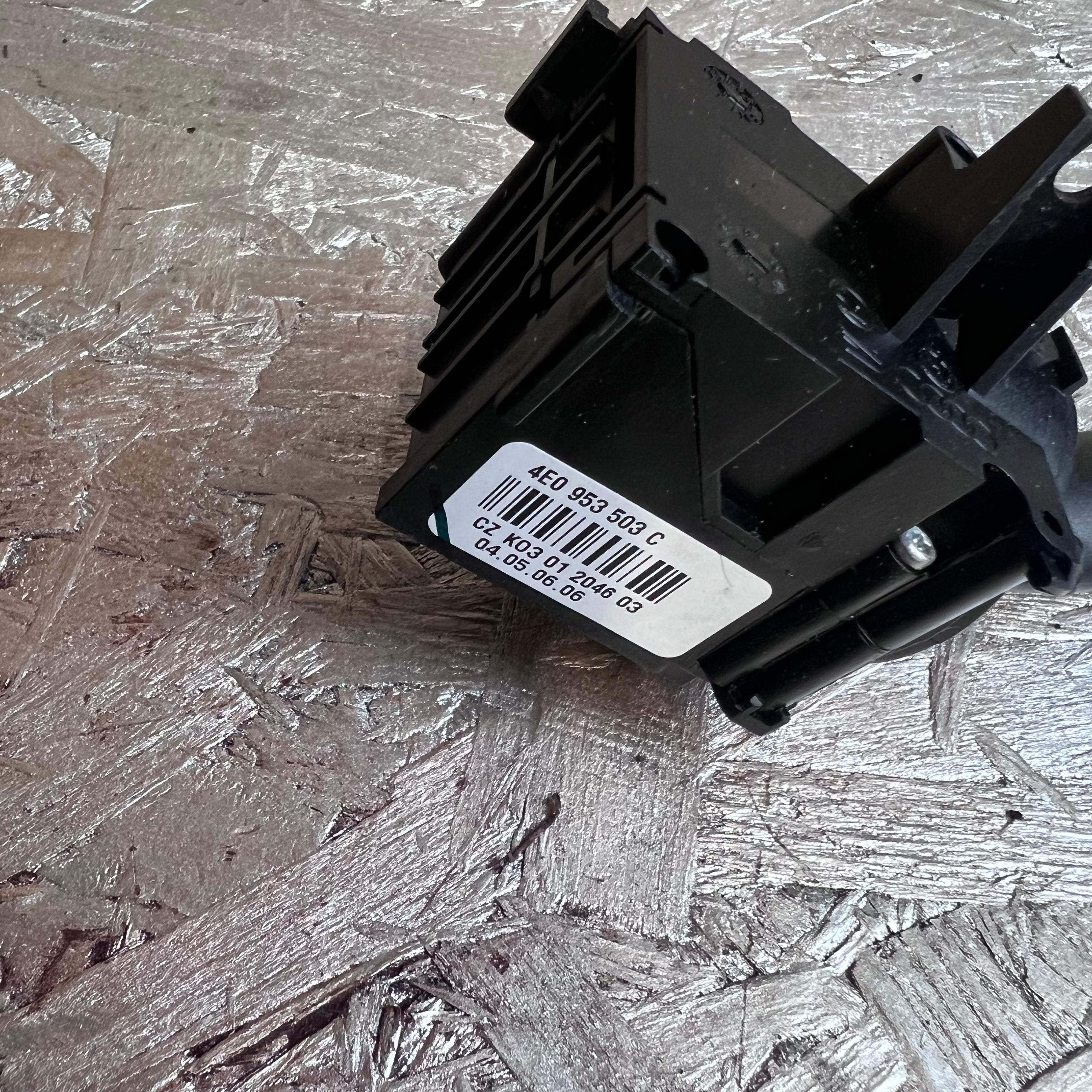 Original Audi A6 4F Scheibenwischerhebel