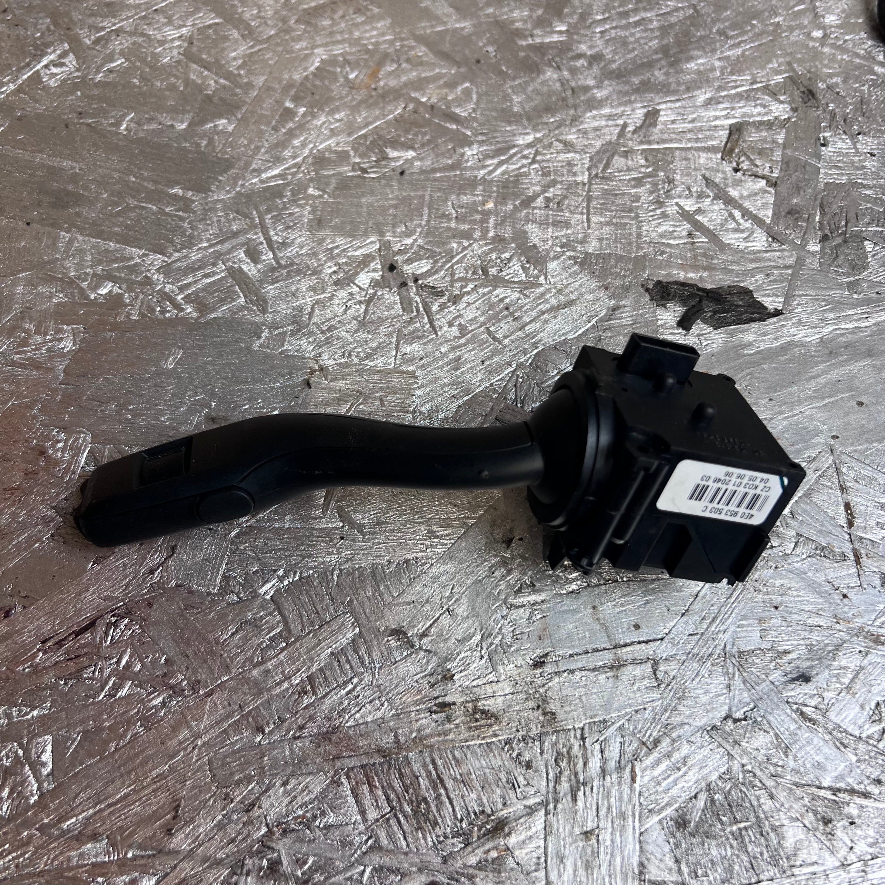 Original Audi A6 4F Scheibenwischerhebel